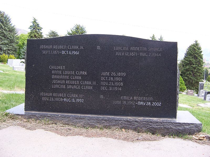 File:JReubenClarkGraveBack.jpg