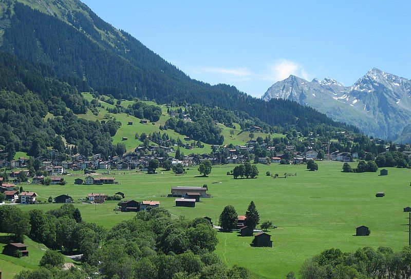 File:Klosters Dorf.jpg