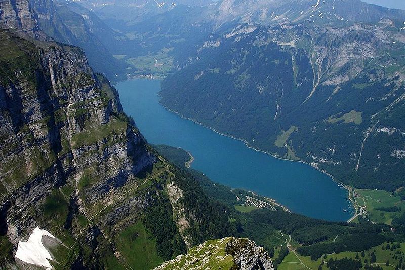 File:Lake Klöntal.jpg