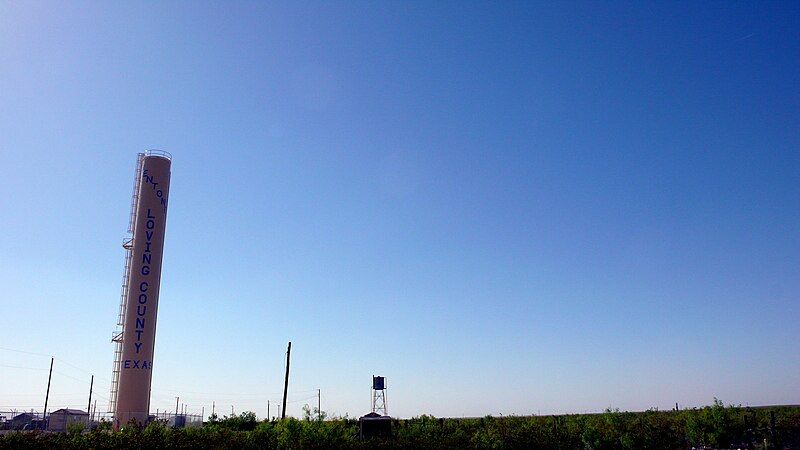 File:Loving County watertower.jpg