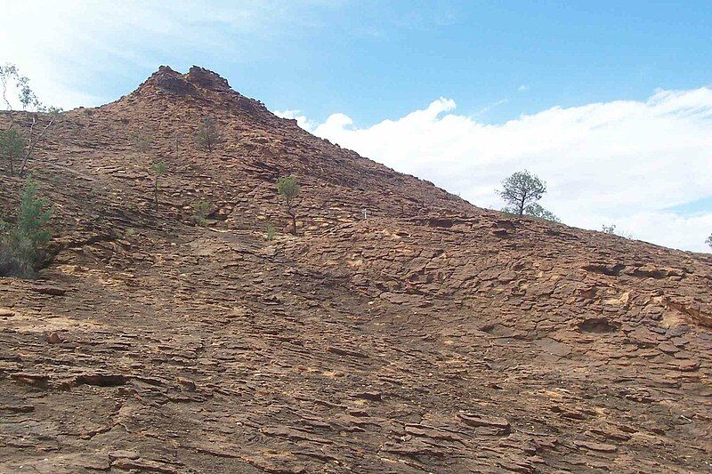 File:Mutawintji3 Hill Climb.JPG