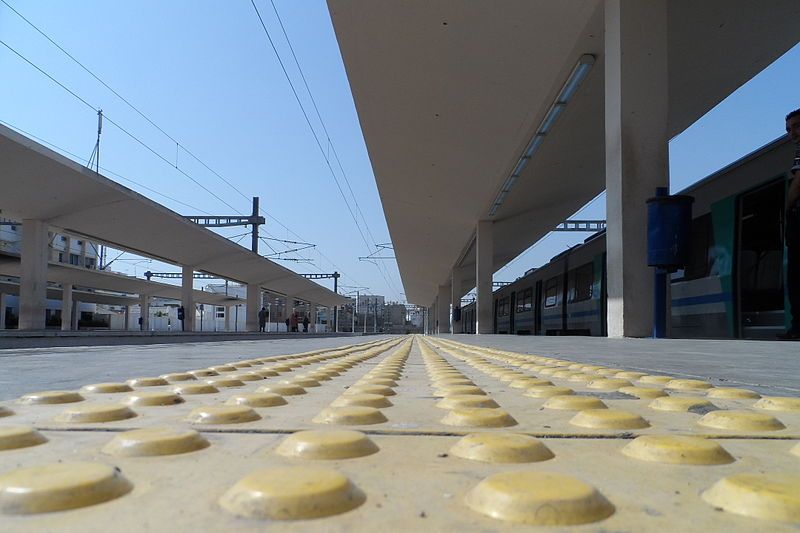 File:Railway station tunisia.JPG