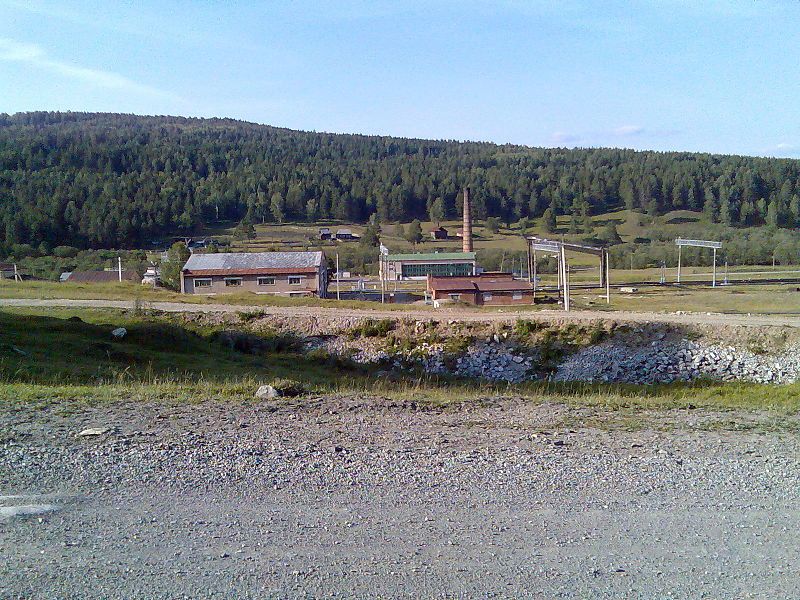 File:Train station Ulu-Elga.jpg