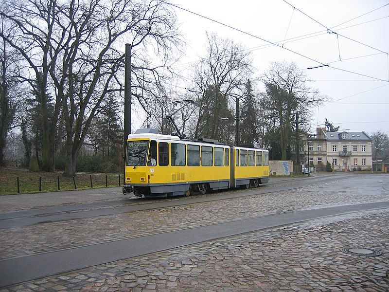 File:Uferbahn-schmoeckwitz.jpg