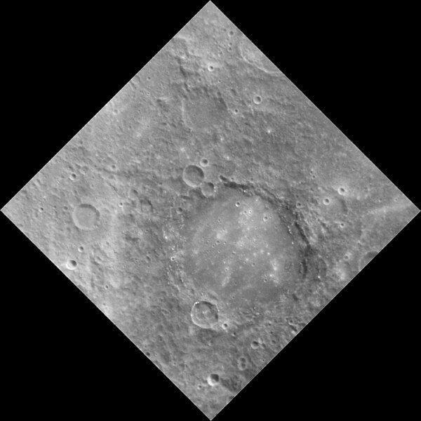 File:Unkei crater EN0241538161M.jpg