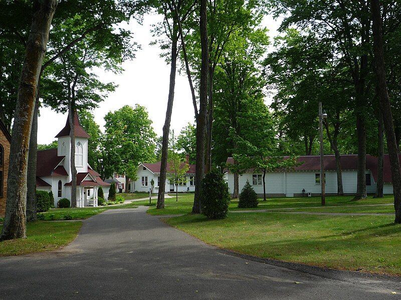 File:2009-0619-BayView-chapel.JPG