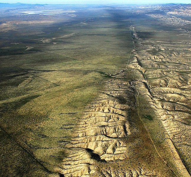 File:Aerial-SanAndreas-CarrizoPlain.jpg