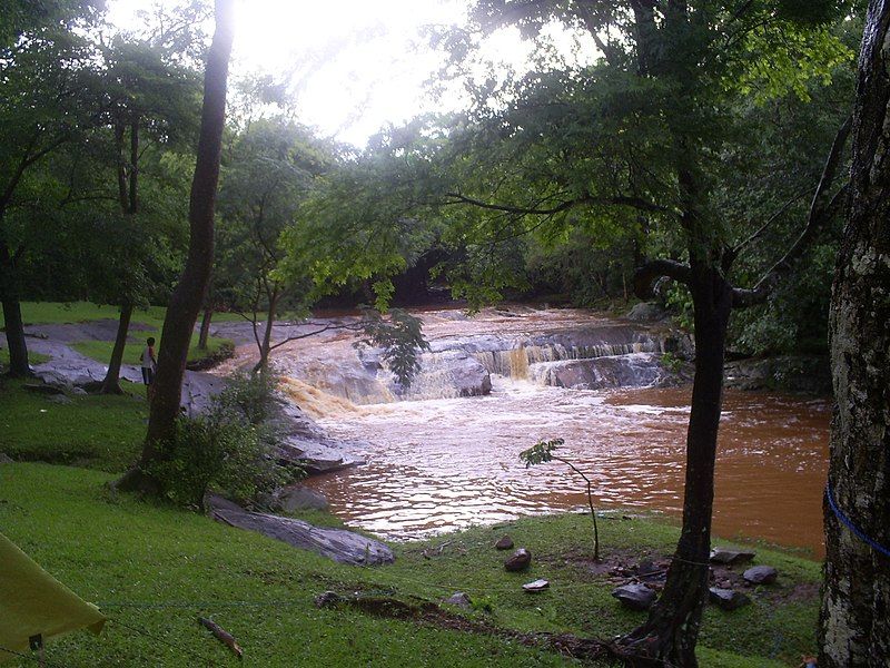 File:Arroyo en Paraguay.JPG