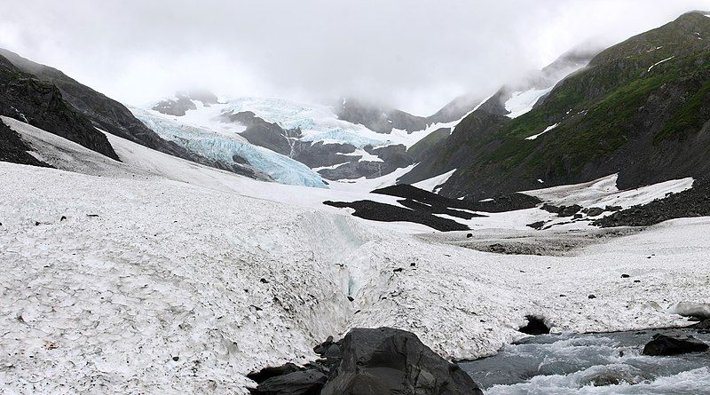 File:Byron Glacier AK.jpg