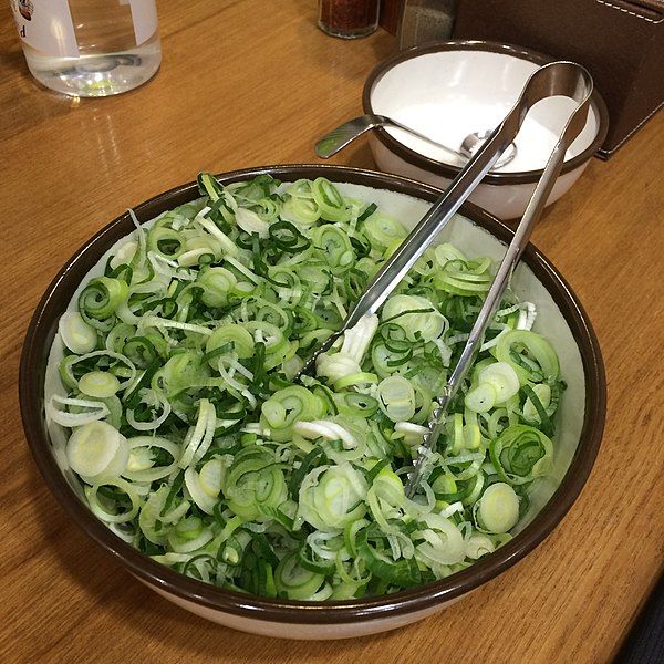 File:Chopped scallions.jpg