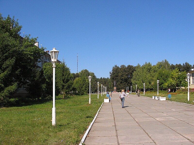 File:Dimitrovgrad(Russia)TereshkovaStreet.JPG