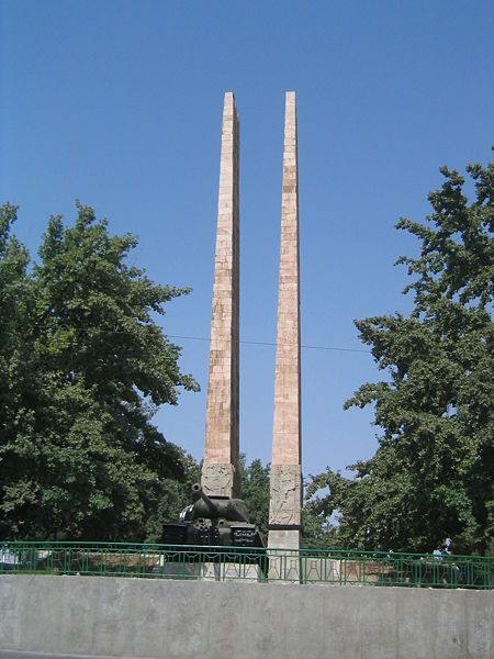 File:Dushanabe WWIImonument.jpg