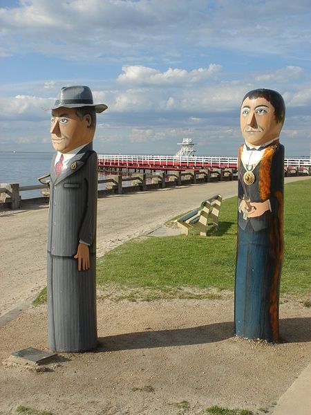 File:Geelong Bollards.jpg