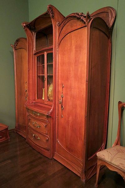 File:Guimard-Armoire.jpg