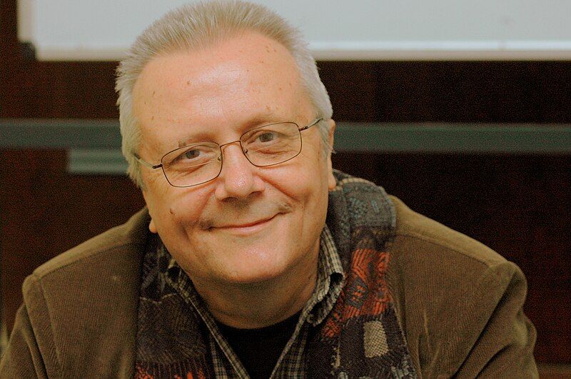 File:Jerzy Perzanowski (2009).jpg