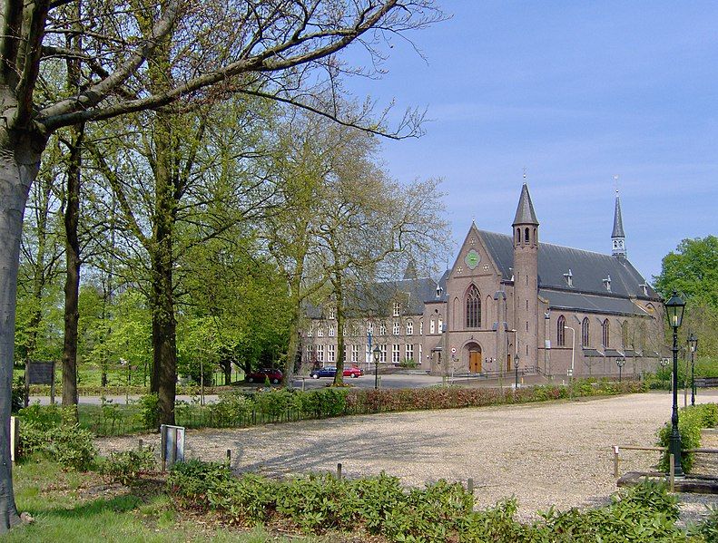 File:Karmelietenklooster Zenderen.jpg