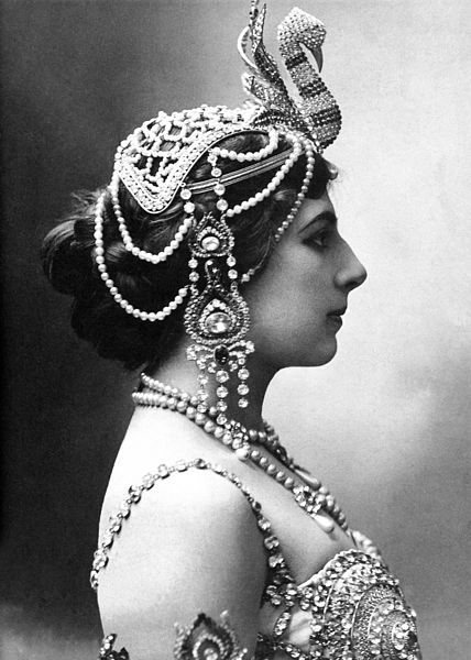 File:Mata-Hari 1910.jpg