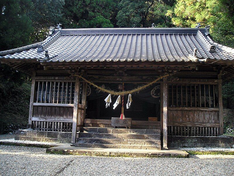 File:Mikado Shrine01.jpg