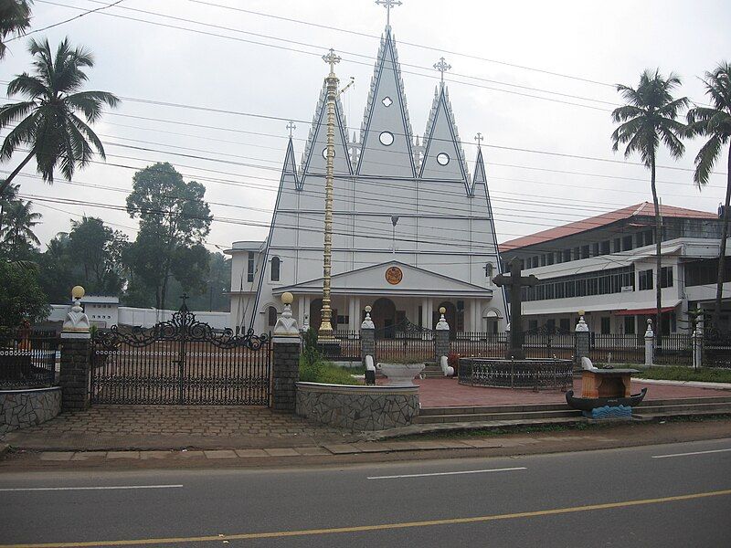 File:Perumbavoor Church.jpg