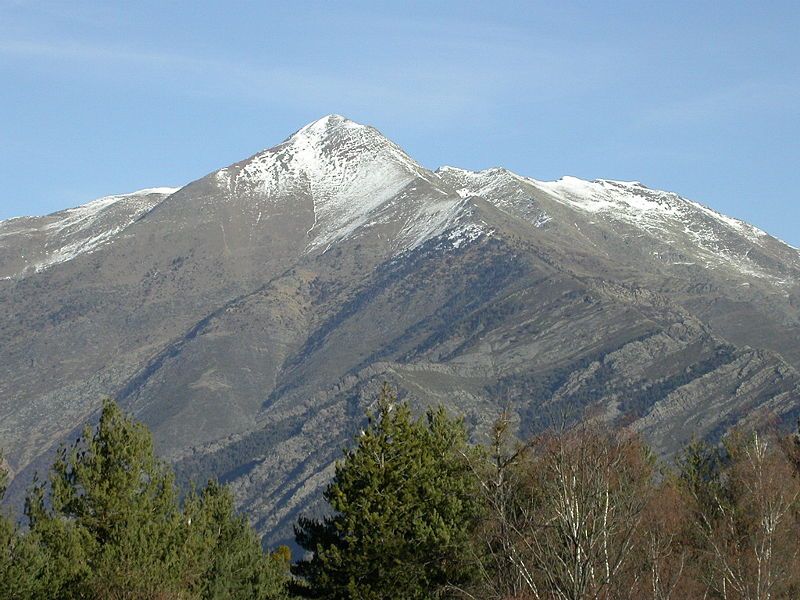 File:Pic de Monteixo.jpg