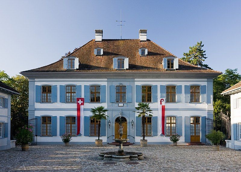 File:Sissach Schloss Ebenrain.jpg