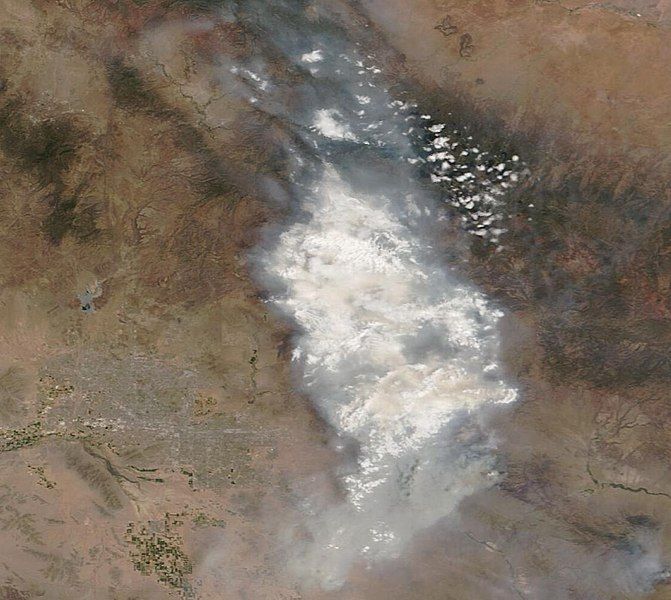 File:Telegraph Fire smoke.jpg