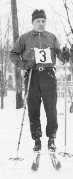 File:Valmari Toikka 1932.jpg