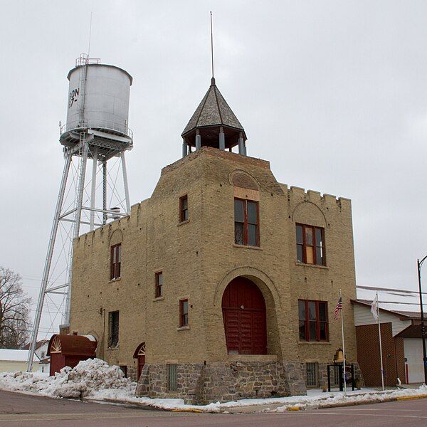 File:2013-0415-GibbonVillageHall.jpg