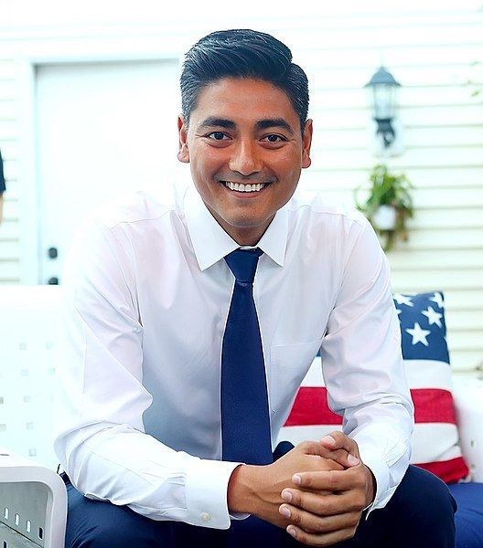 File:Aftab Pureval headshot.jpg