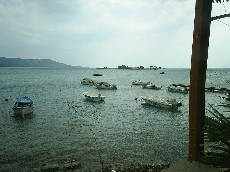 File:Bafa lake1.JPG