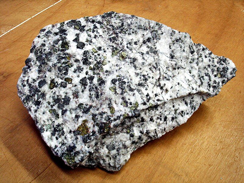 File:Carbonatite.jpg