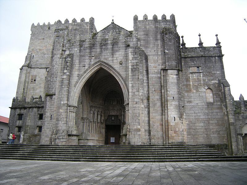 File:Catedral de Tuy.jpg