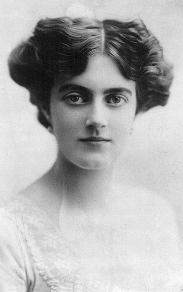 File:Clementine Churchill 1915.jpg