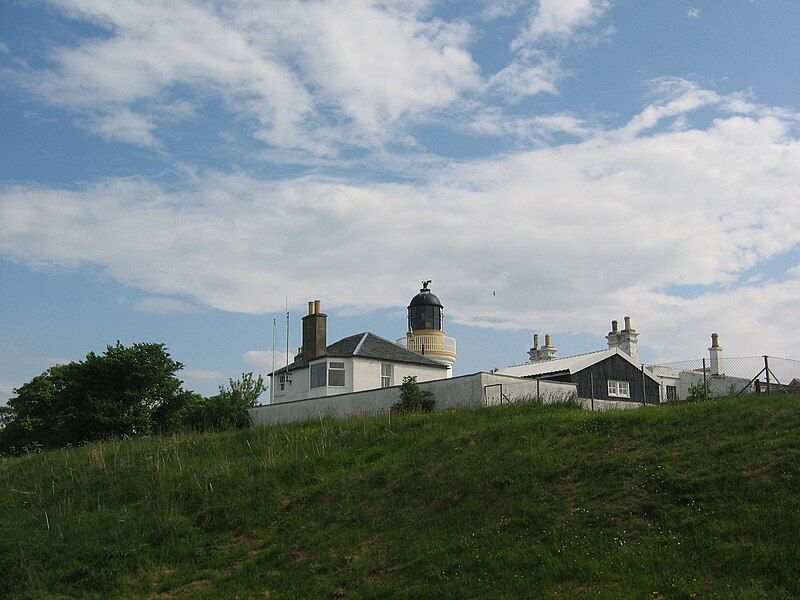 File:CromartyLighthouse.JPG