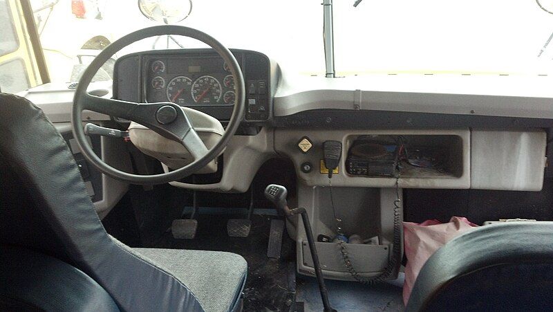 File:Freightliner FS-65 dashboard.jpg