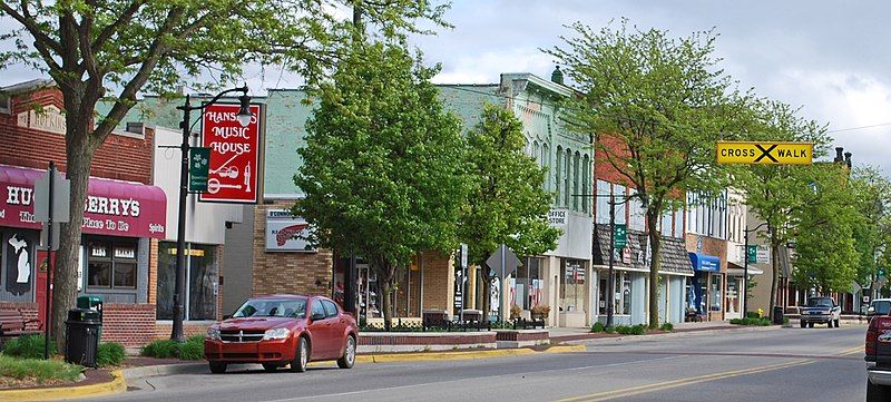 File:GreenvilleMiDowntownHistoricDistrict1.jpg