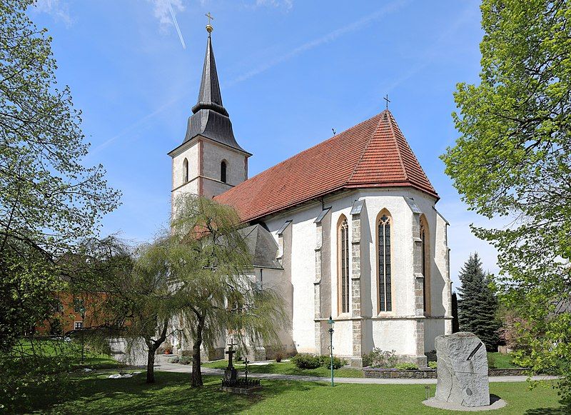 File:Hainfeld Kirche1.JPG