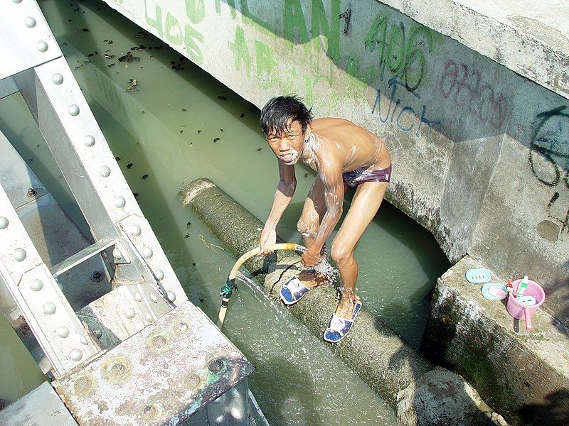 File:Jakarta slumlife14.JPG