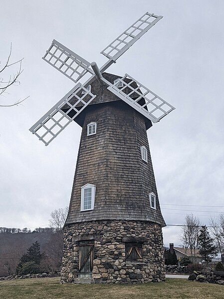 File:KnollcrestWindmill.jpg