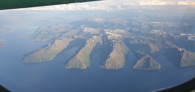 File:Stjernøya-fra-fly.jpg