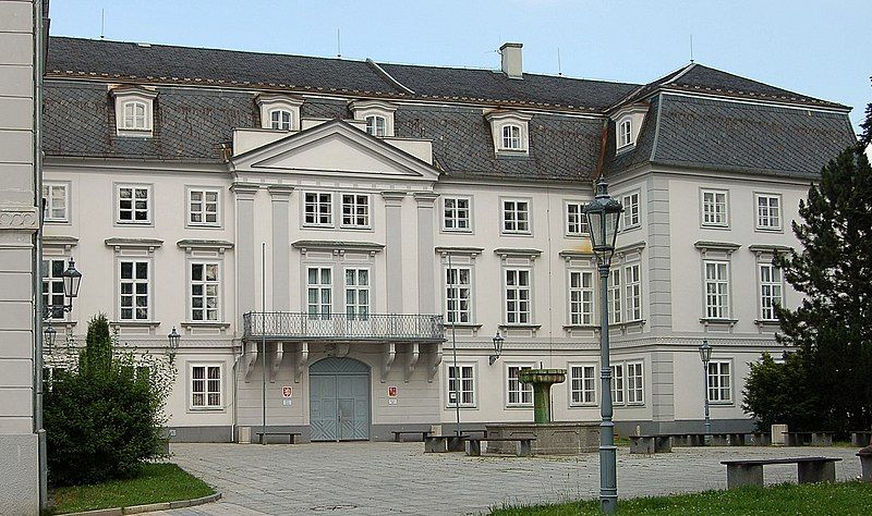 File:Tachov-Schloss.JPG