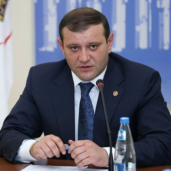 File:Taron Margaryan cropped.jpg