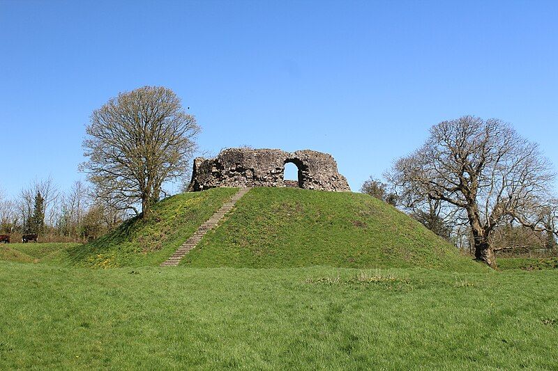 File:Wiston-castle-pembrokeshire-may-2018.jpg