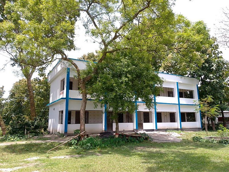 File:Academic Building 2.jpg