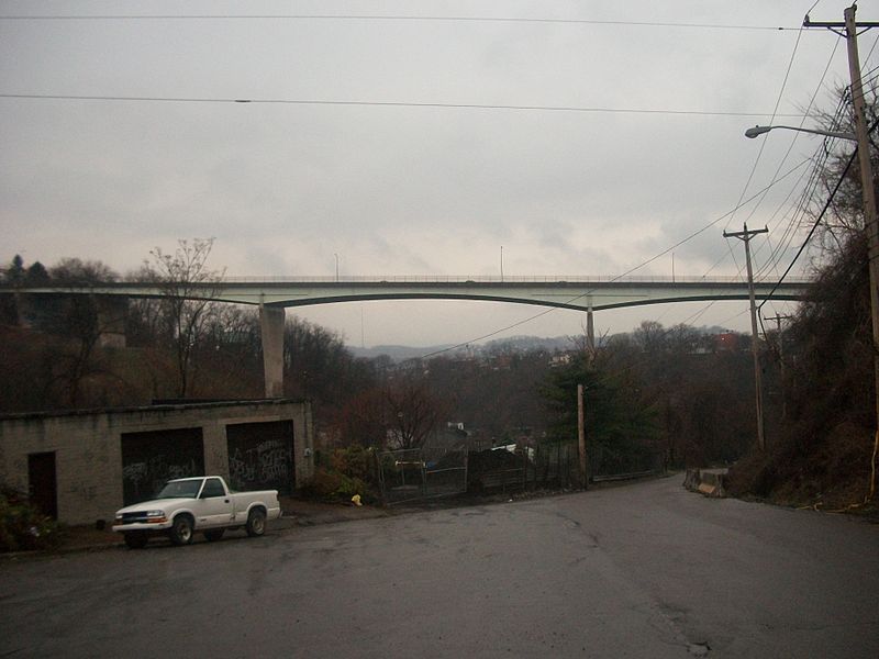 File:Bloomfield Bridge PGH.jpg