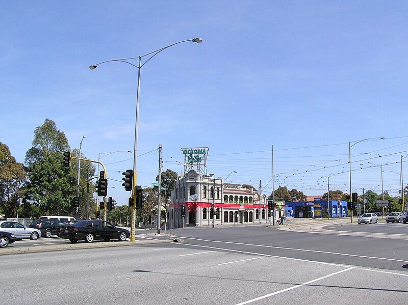 File:Elsternwick Hotel.jpg