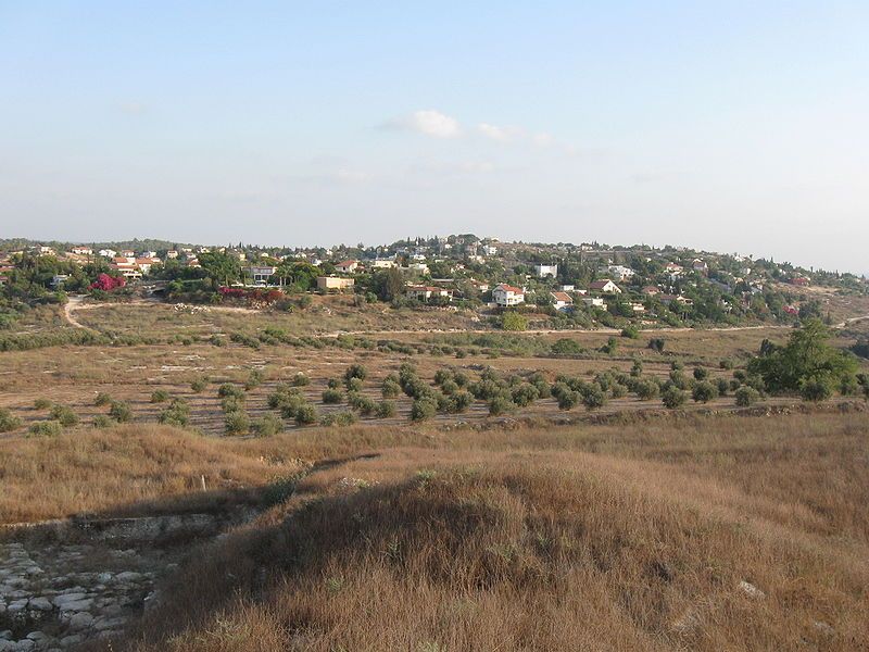 File:Gezer0802.jpg