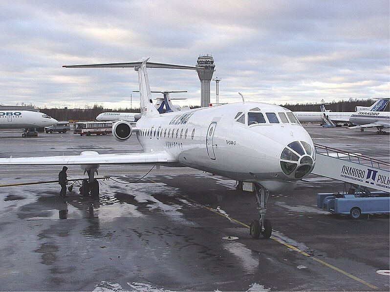 File:Izhavia Tupolev Tu-134.jpg