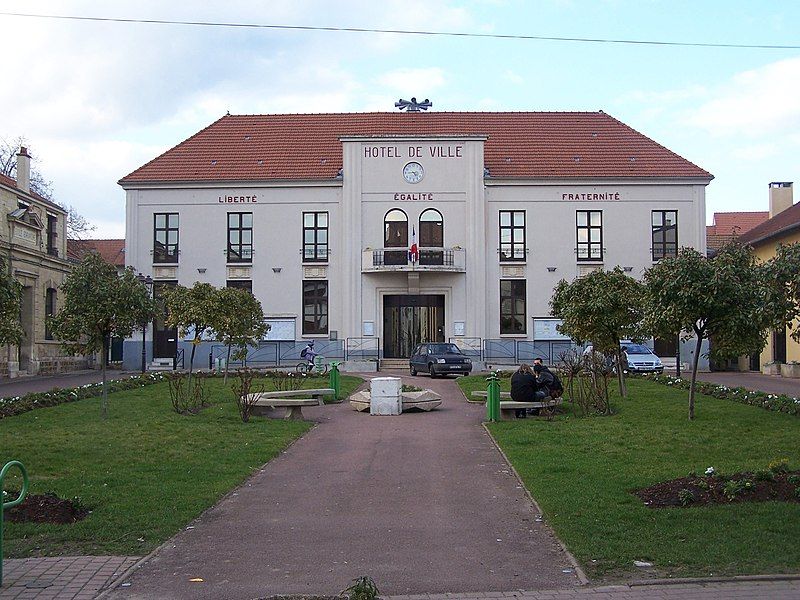 File:Montesson Mairie.jpg