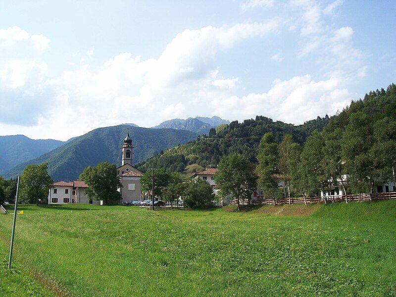 File:Pieve di Ledro.JPG